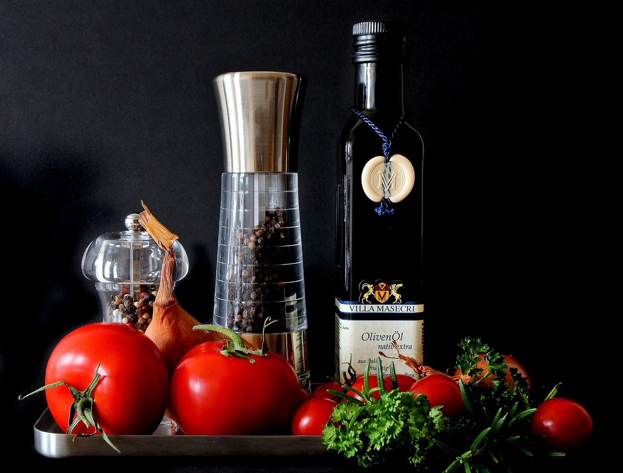 Zonovergoten keuken met blauw en terra. Zonovergoten keuken met blauw en terra.